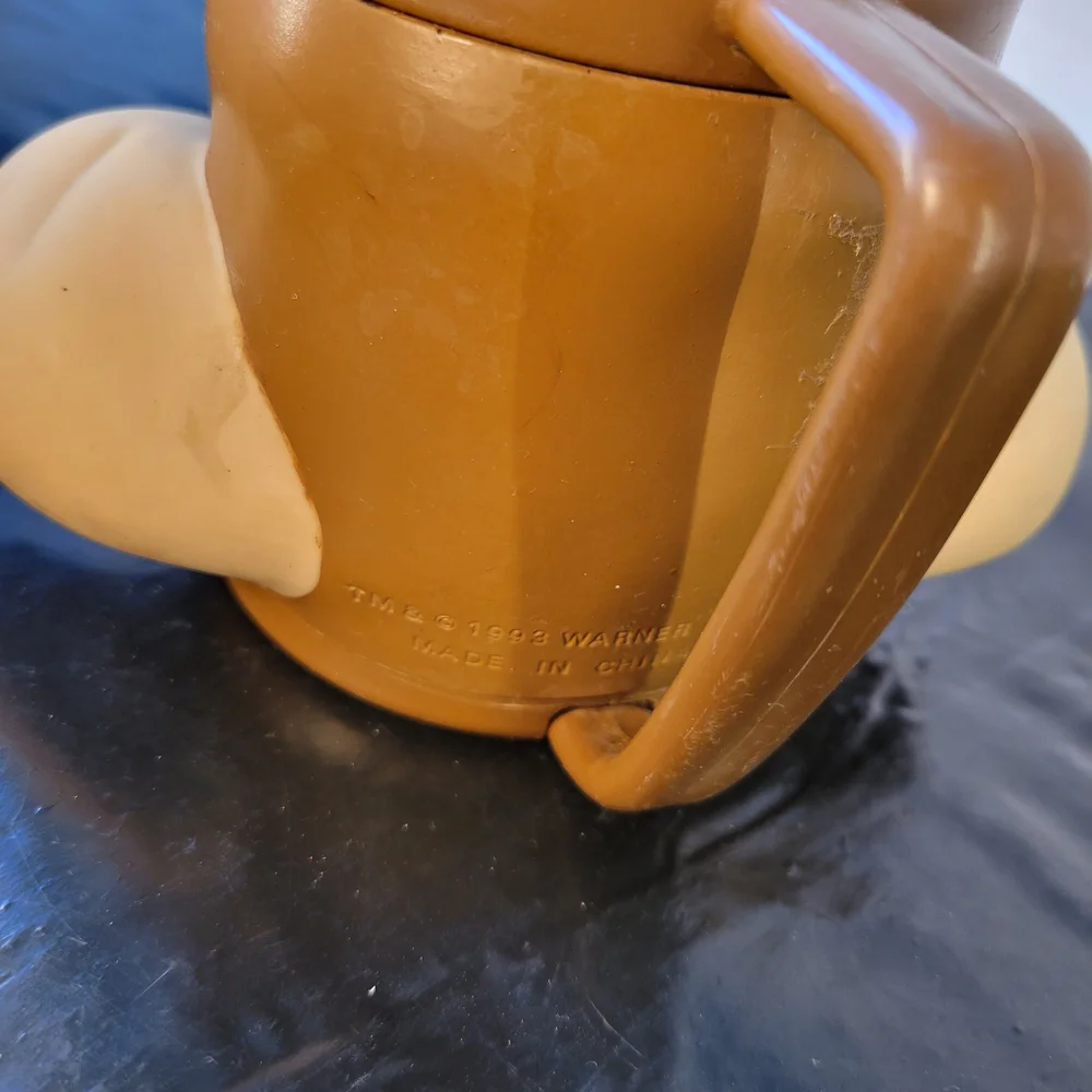 Warner Bros. Wile E. Coyote Looney Tunes 1993 Plastic Figural Mug 12 fl oz - Picture 6 of 10